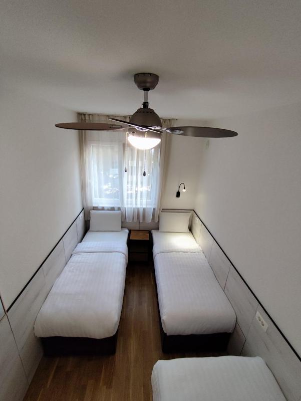 Comfort One Bedroom Apartment image 4