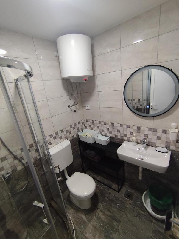 One-Bedroom Apartment image 3