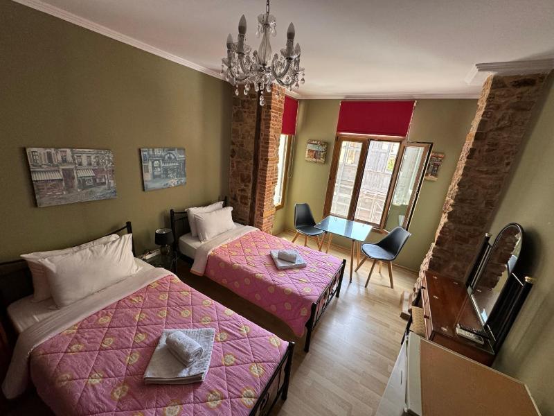 Double or Twin Room image 2