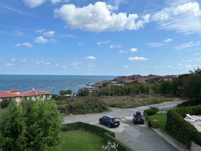 Studio with Sea View image 3
