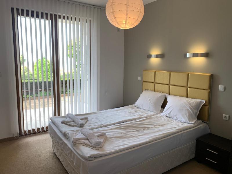 One-Bedroom Apartment with Balcony image 3