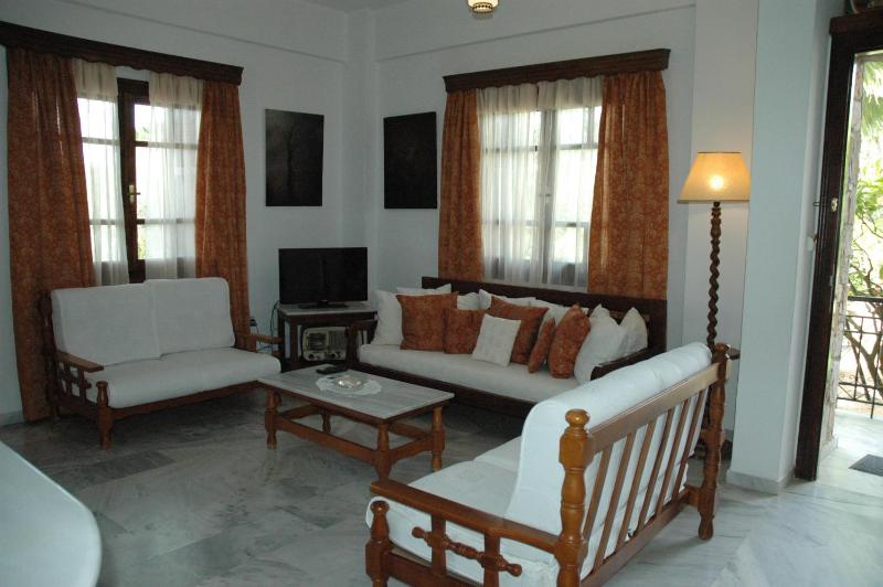 One-Bedroom Apartment with Sea View (4 Adults) image 1