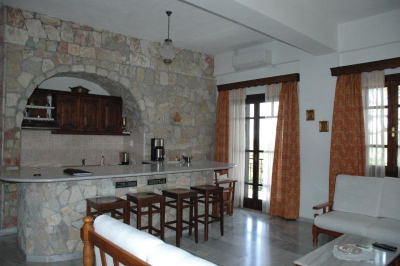 One-Bedroom Apartment with Sea View (4 Adults) image 2