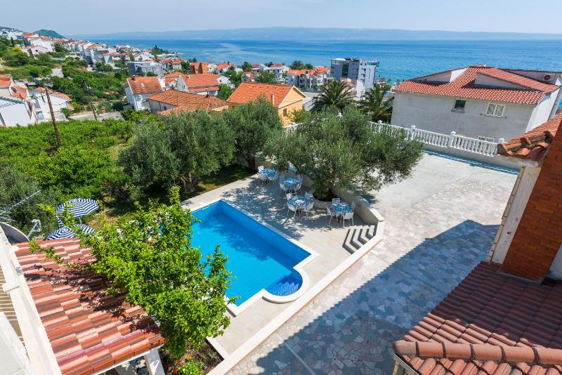 Villa Tomasovic with pool in Podstrana - image 7