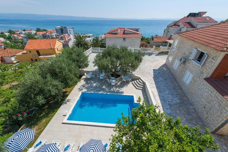 Villa Tomasovic with pool in Podstrana - image 27