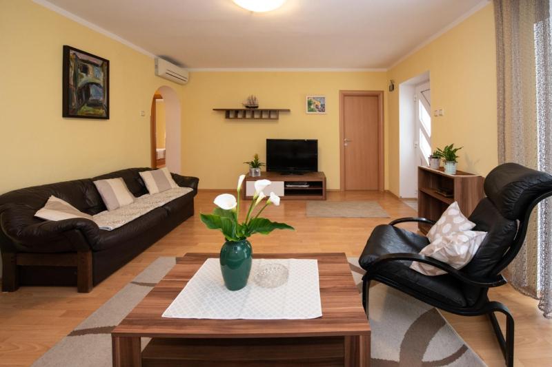 Apartments Egle Opatija - image 1