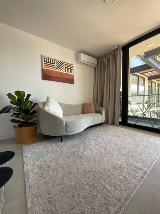 One-Bedroom Apartment image 1
