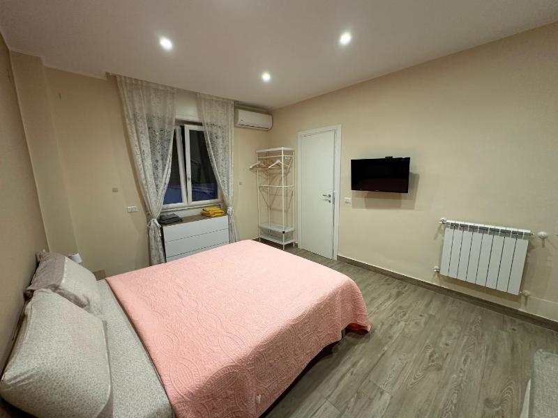 Classic Triple Room image 2
