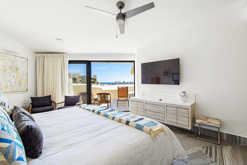 Unit 168- Casa Sangria - OCEANFRONT - Fully Renovated - image 12