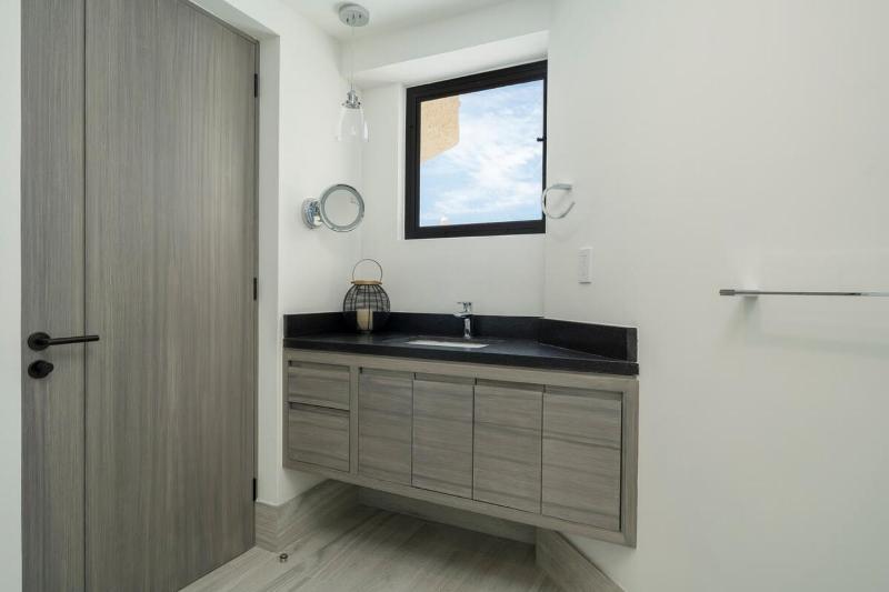 Unit 150- Casa Kelly - OCEANFRONT Fully Renovated - image 9