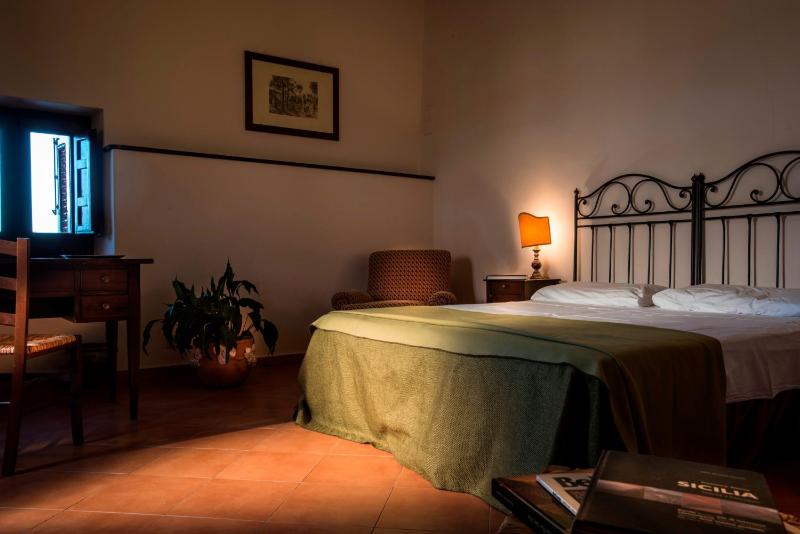 Triple Room image 1