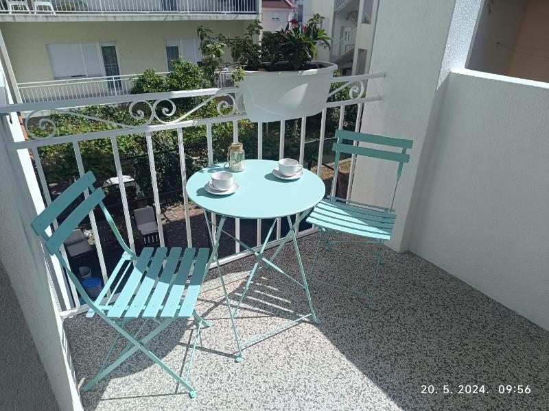 Studio Apartment 3e - image 3