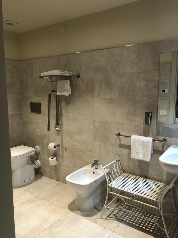 Standard Double Room image 2