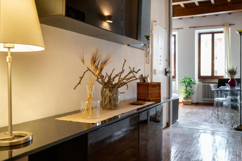 Santa Croce suite with a stunning view - image 3