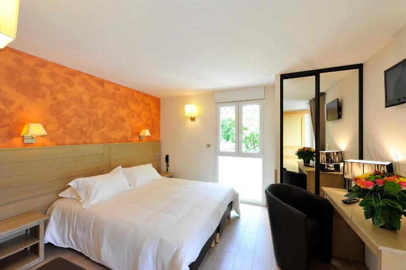 Superior Double Room River View image 4