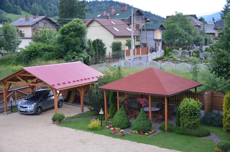Wieczorek Pokoje Gościnne Całoroczne jacuzzi ogrodowe - image 16