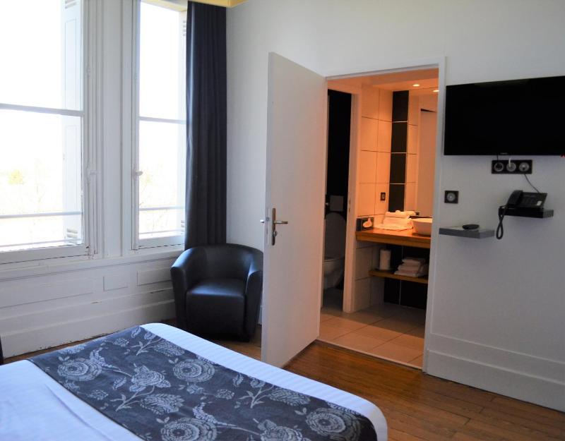 Superior Double Room image 4