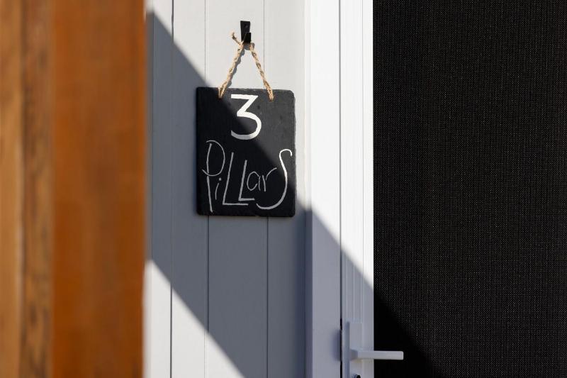3 Pillars - Pet Friendly - 4 Mins Walk to Beach - image 36