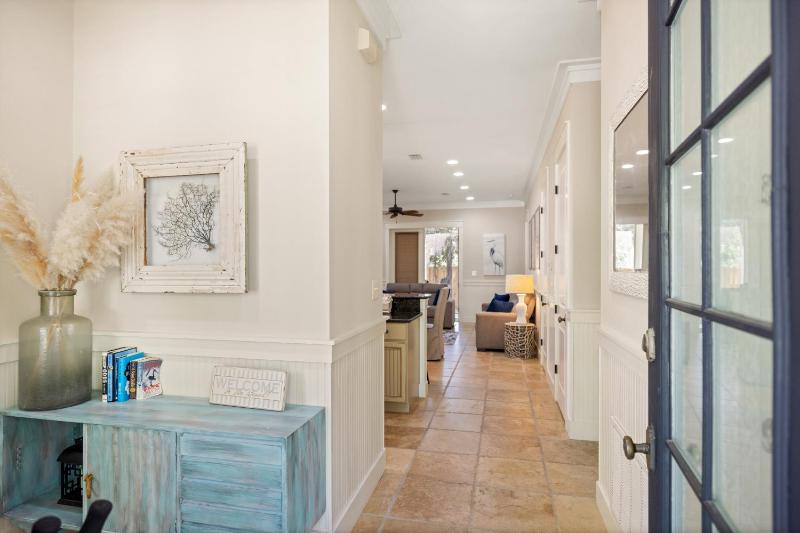 2465 Bungalo Home - image 39