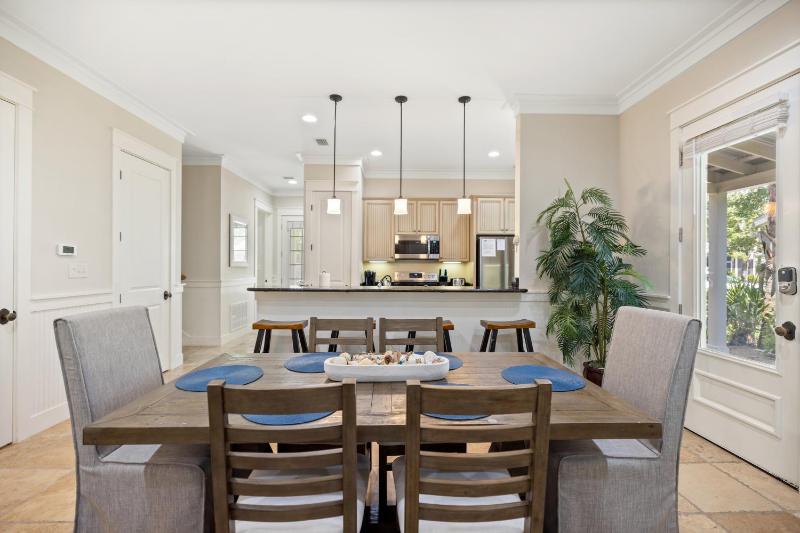 2465 Bungalo Home - image 41