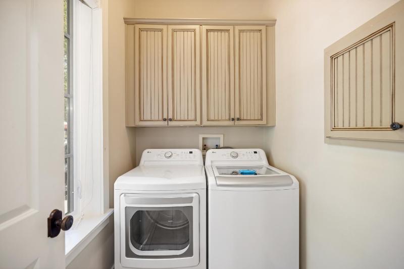 2465 Bungalo Home - image 23