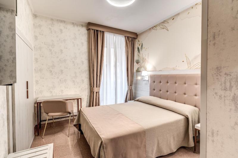 Superior Double Room image 3