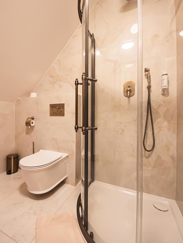 Deluxe Double or Twin Room image 3
