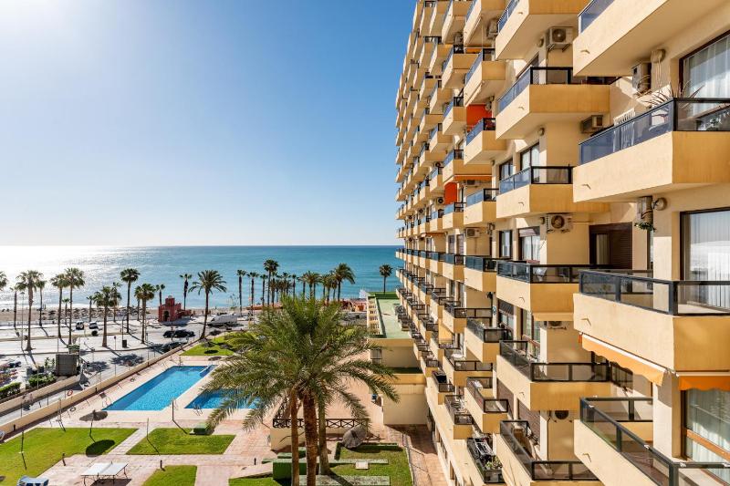 MalagaSuite Aloha Playa Apartments - image 1