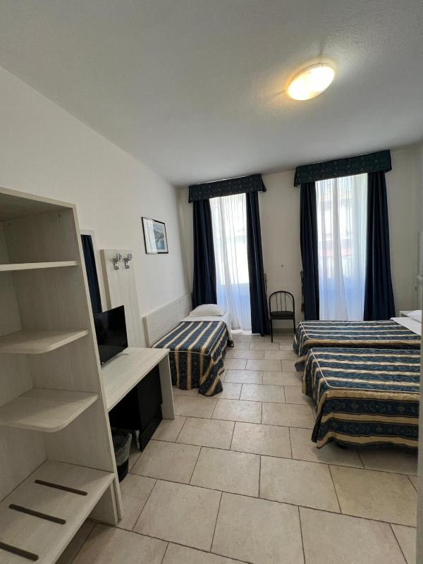 Triple Room image 2