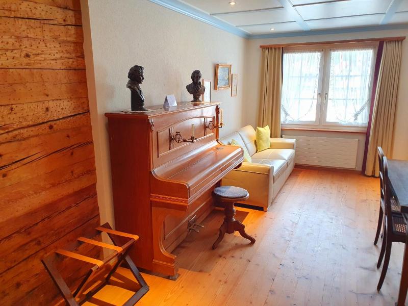 Junior Suite with Mountain View image 3