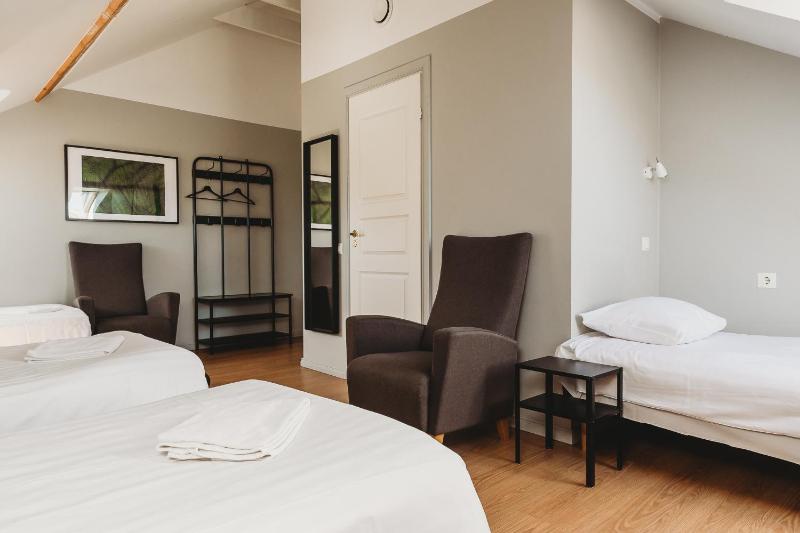 Quadruple Room image 1