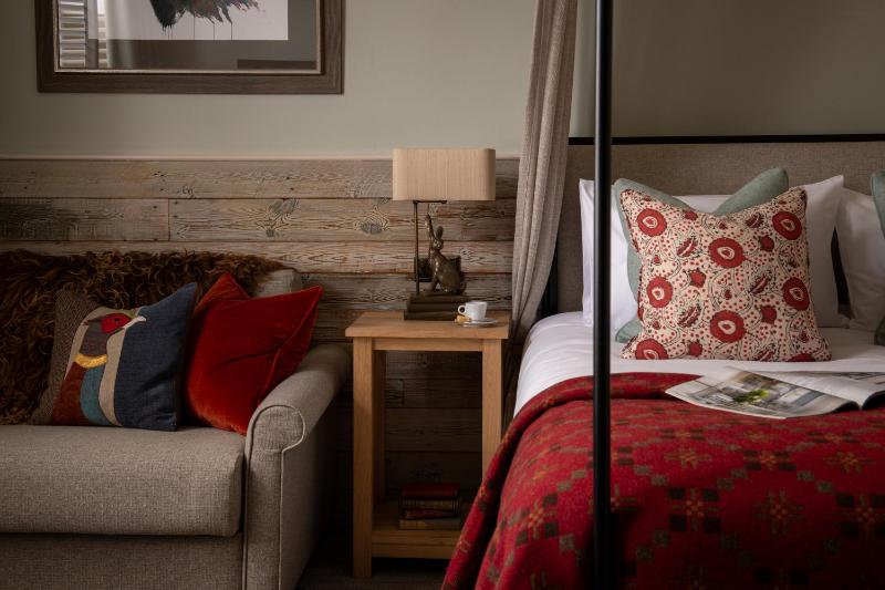 Four Poster Signature Room image 4