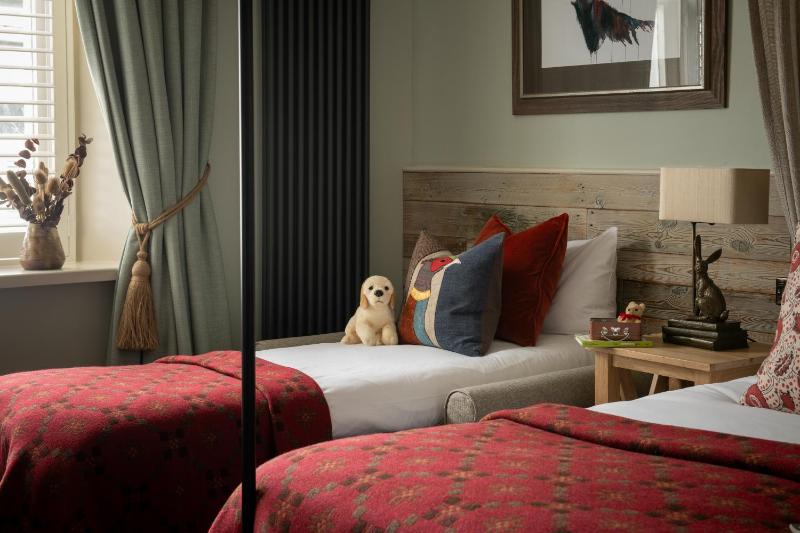 Four Poster Signature Room image 2