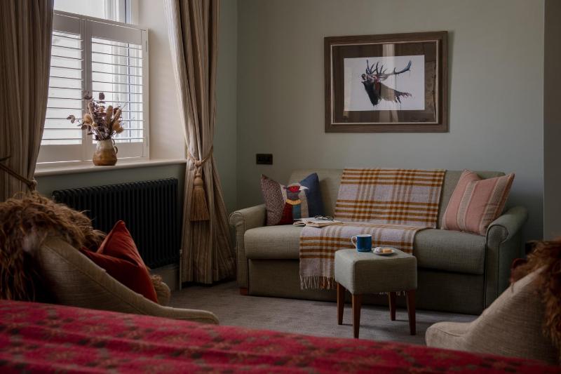 Four Poster Feature Room image 2