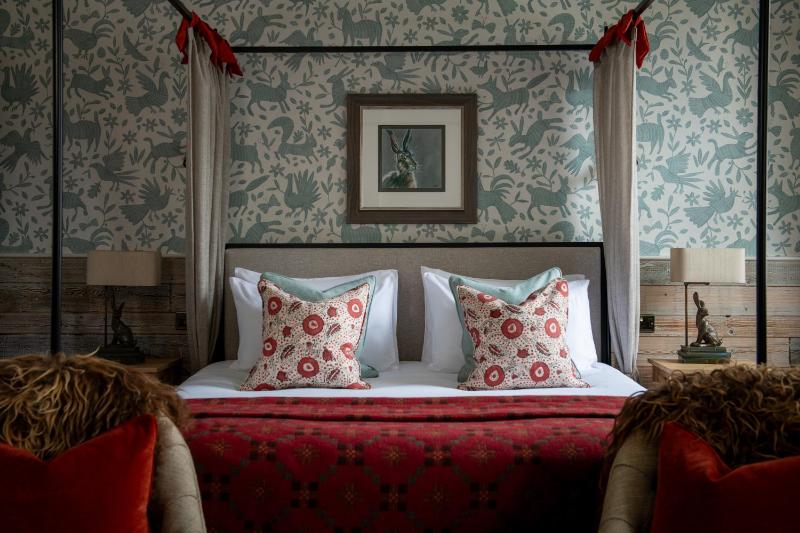 Four Poster Feature Room image 3