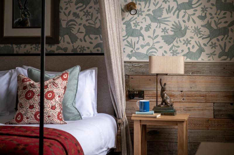 Four Poster Feature Room image 4