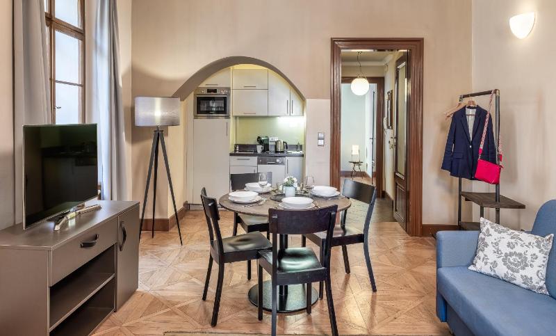 3 Epoques Apartments by Adrez - image 4
