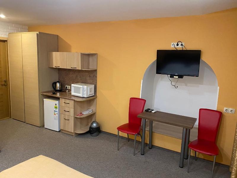 Budget Basement Double Room image 4