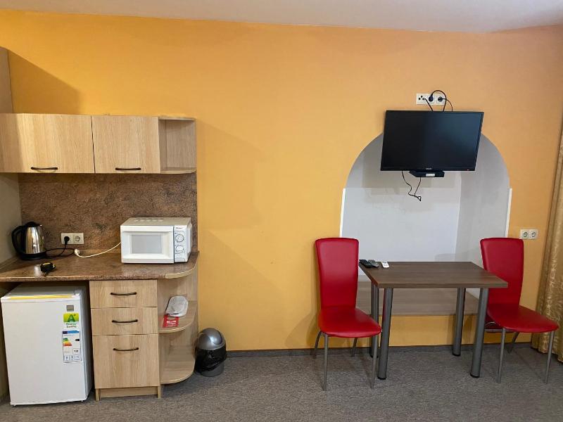 Budget Basement Double Room image 2