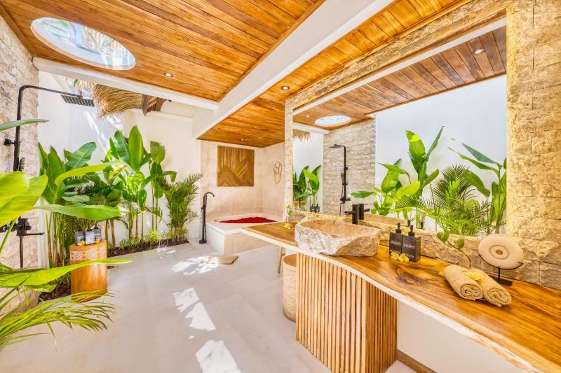 Villa Miami - New Luxury 7BDR Prime Location - image 26