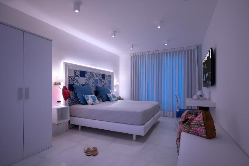Amalfi Suite Boutique Hotel - image 7