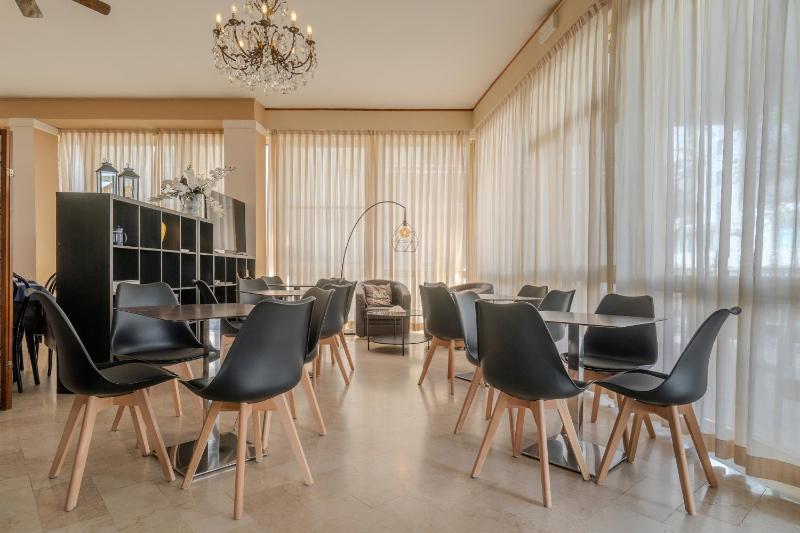 Hotel Mia - image 12