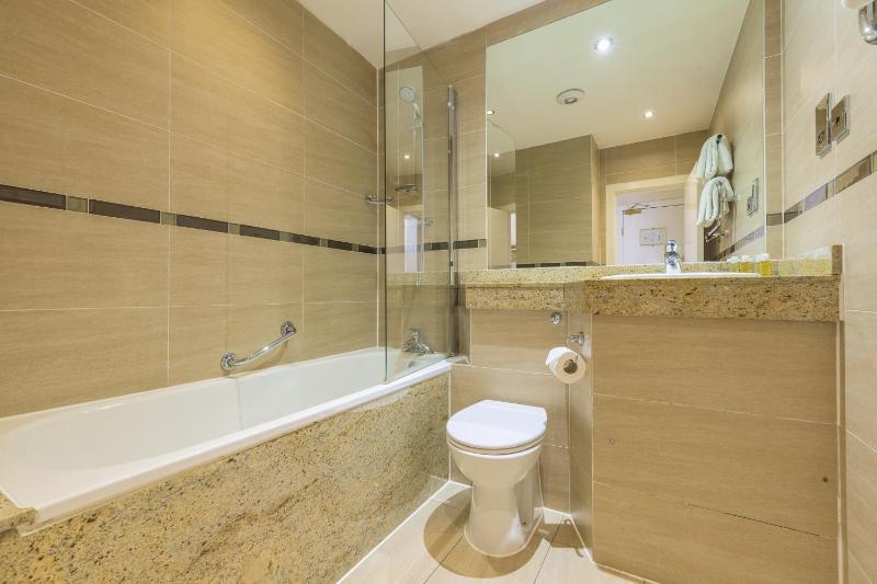 Standard Double Room with Princes Street View image 2