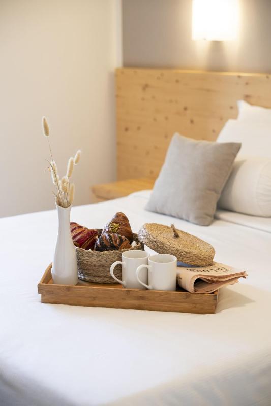 Comfort One-Bedroom Apartment image 1