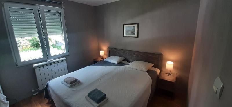 One-Bedroom Apartment with Balcony and Sea View image 3