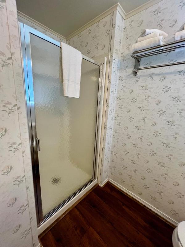 Queen Room with Two Queen Beds and Kitchenette image 3