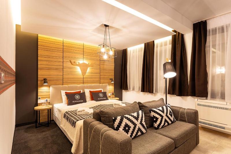 Double Room with Patio image 1
