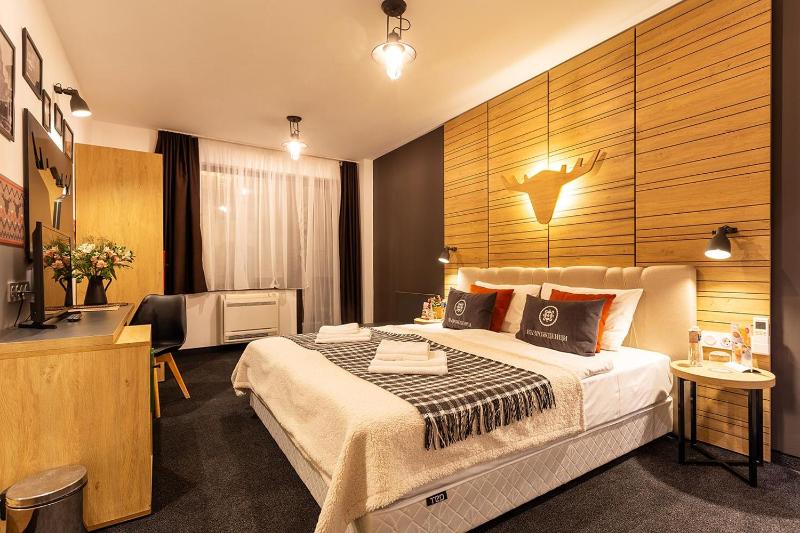 Double Room with Balcony image 1