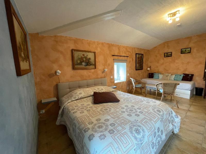 Comfort Triple Room image 1