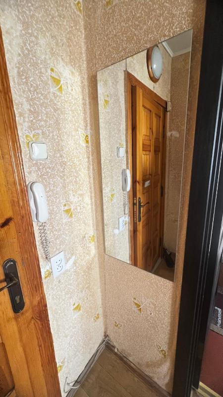 One-Bedroom Apartment image 3